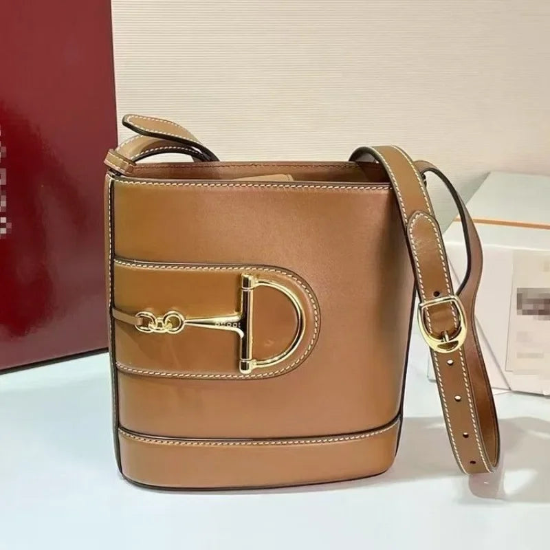 Luxury Crossbody Handbag For Women Paris Fashion Elegant Leather Classic Large Capacity Tote Bag Solid Color Designer Master Coach HQ