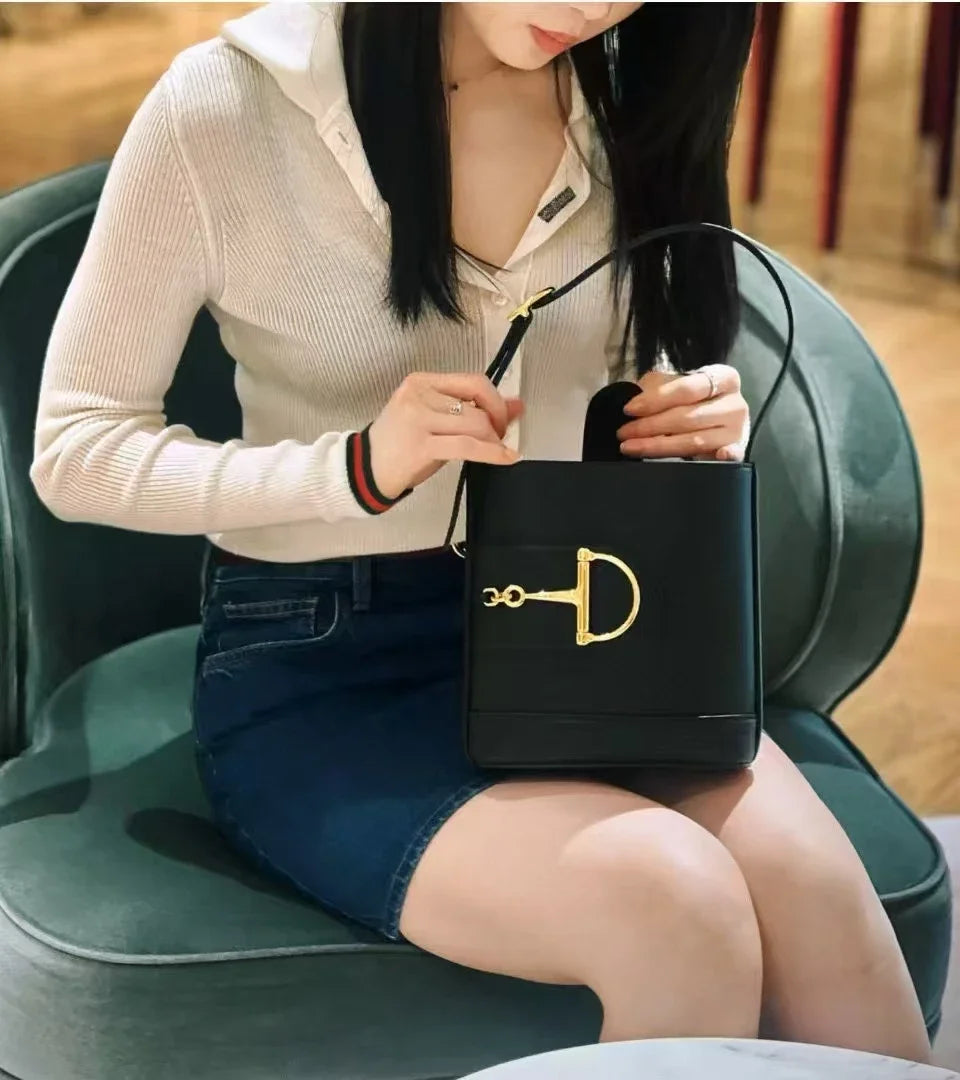 Luxury Crossbody Handbag For Women Paris Fashion Elegant Leather Classic Large Capacity Tote Bag Solid Color Designer Master Coach HQ