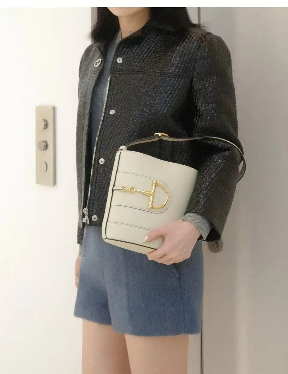 Luxury Crossbody Handbag For Women Paris Fashion Elegant Leather Classic Large Capacity Tote Bag Solid Color Designer Master Coach HQ