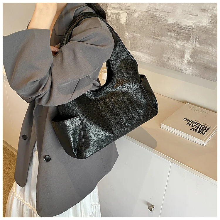 Luxury Women Bag 2025 New Armpit Handbags Women Shoulder Hobos Purse Top-Handle Bag Punk Cool Girls Shopping Packs Large Bolsas Master Coach HQ