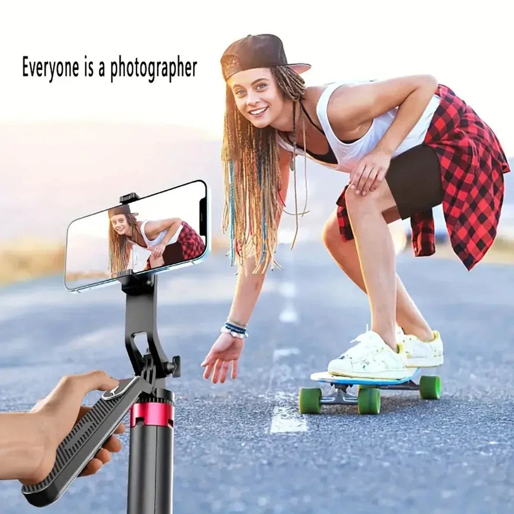 Portable camera tripod with wireless remote control and 360 ° rotation for video recording, video recording, and live streaming Master Coach HQ