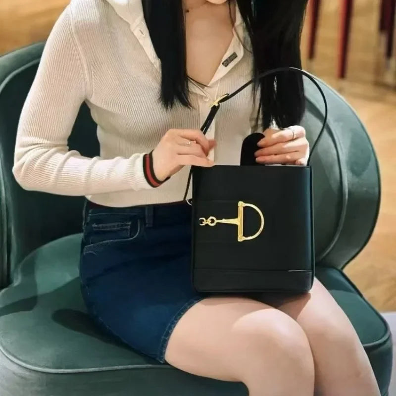 Luxury Crossbody Handbag For Women Paris Fashion Elegant Leather Classic Large Capacity Tote Bag Solid Color Designer Master Coach HQ